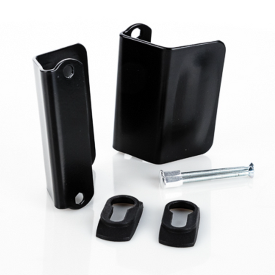 Dvi didelės rankenos su apdailomis cilindrui.